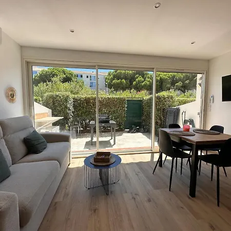 Apartament Climatise Avec Cour Et Parking *